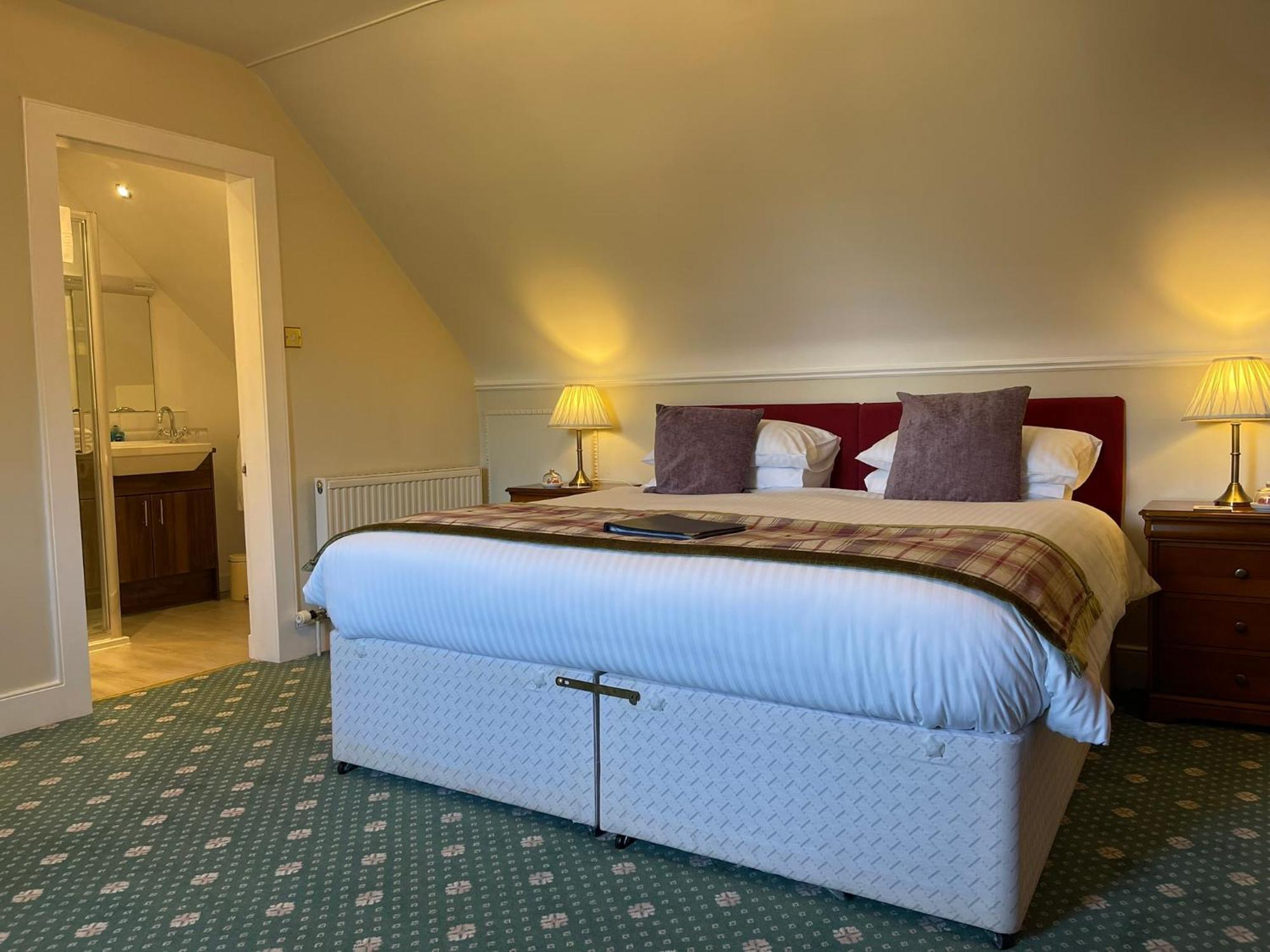Ravenscourt House, Hotel 4*
